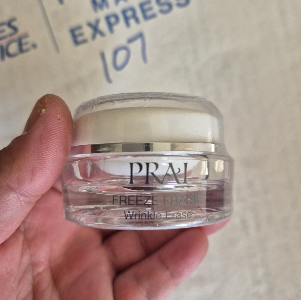 PRAI Ageless Freeze Frame Wrinkle Erase .5 oz 15ml